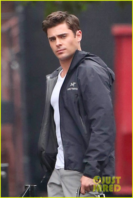 zac efron went bowling with nina dobrev this weekend 063300541