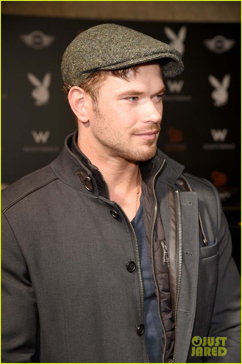 Chris Evans Parties with Playboy During Super Bowl Weekend! Photo(01)