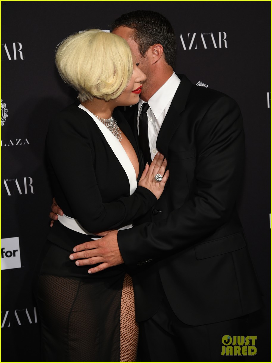 lady gaga says taylor kinney proposed with a ring pop 073312538