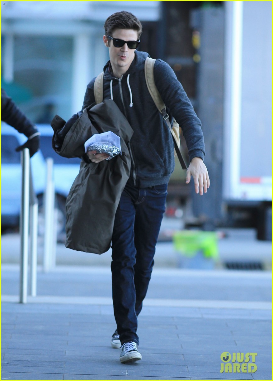grant gustin playful faces paparazzi the flash 073312633