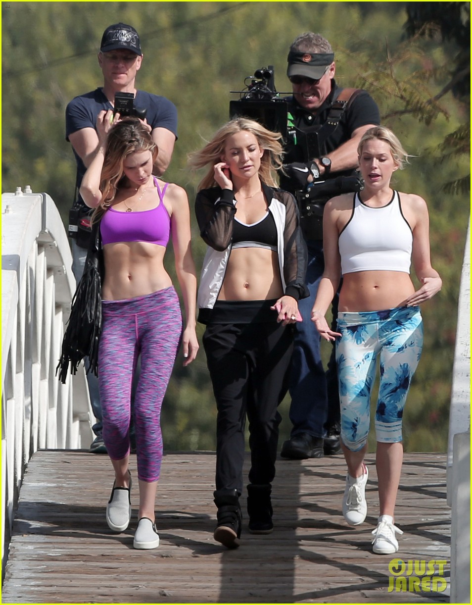 Kate Hudson's Toned Abs Are Perfect For 'Fabletics' Photo Shoot: Photo  3298239, Kate Hudson Photos
