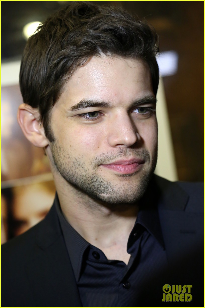jeremy jordan gets support from wife ashley spencer broadway stars at last five 113301046