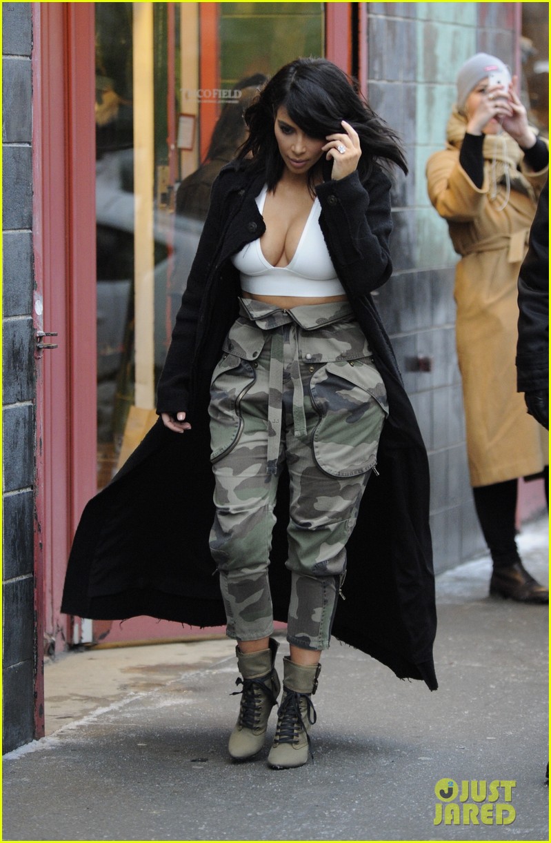 kim kardashian lets it all hang out in nyc 26