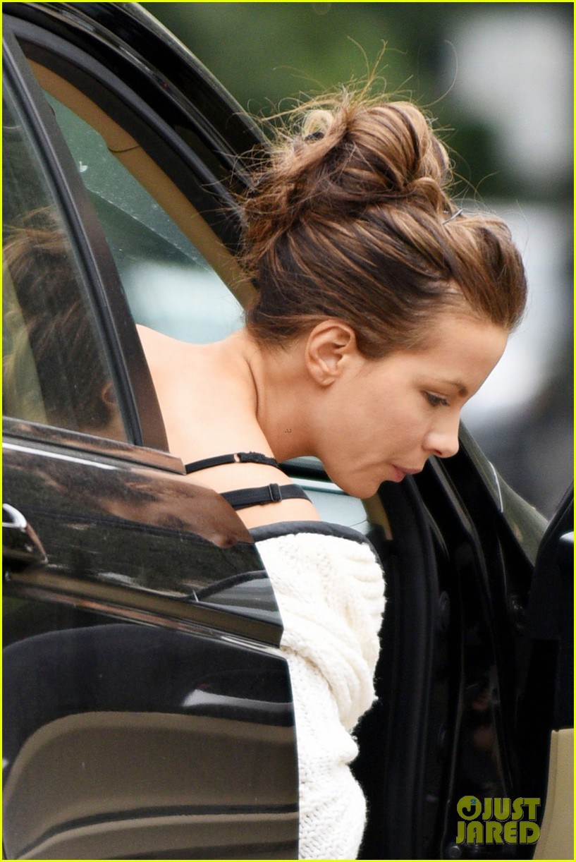 kate beckinsale iphone tribute to late dad richard 333293091