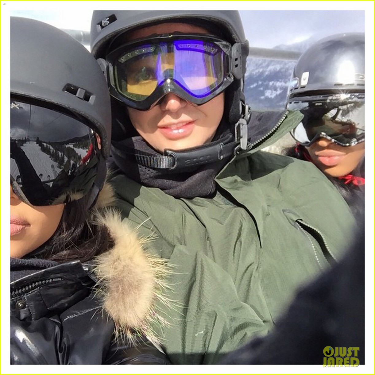 Khloe & Kim Kardashian Get Into Car Accident with North West In Tow(02)