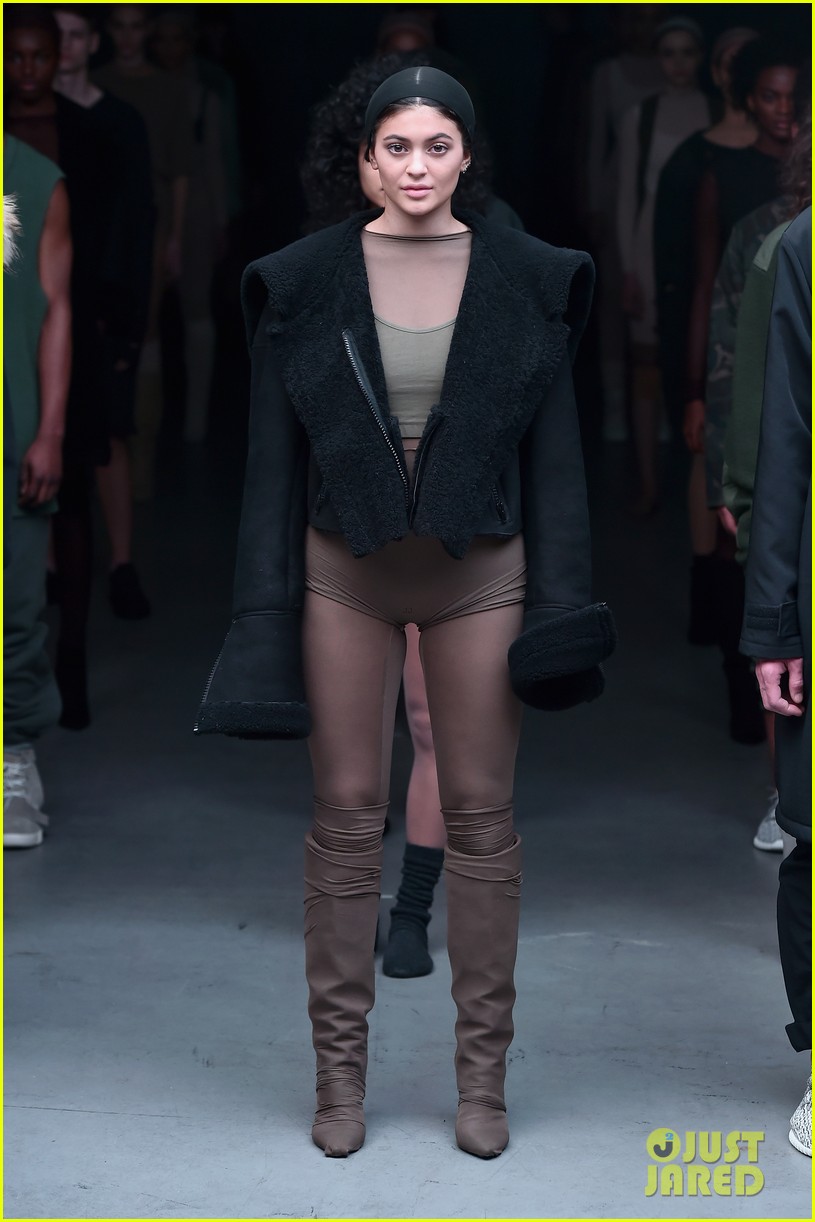 kylie jenner walks the runway in kanye wests fashion show 07