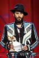 jared leto wins most colorful guy at spirit awards 2015 01