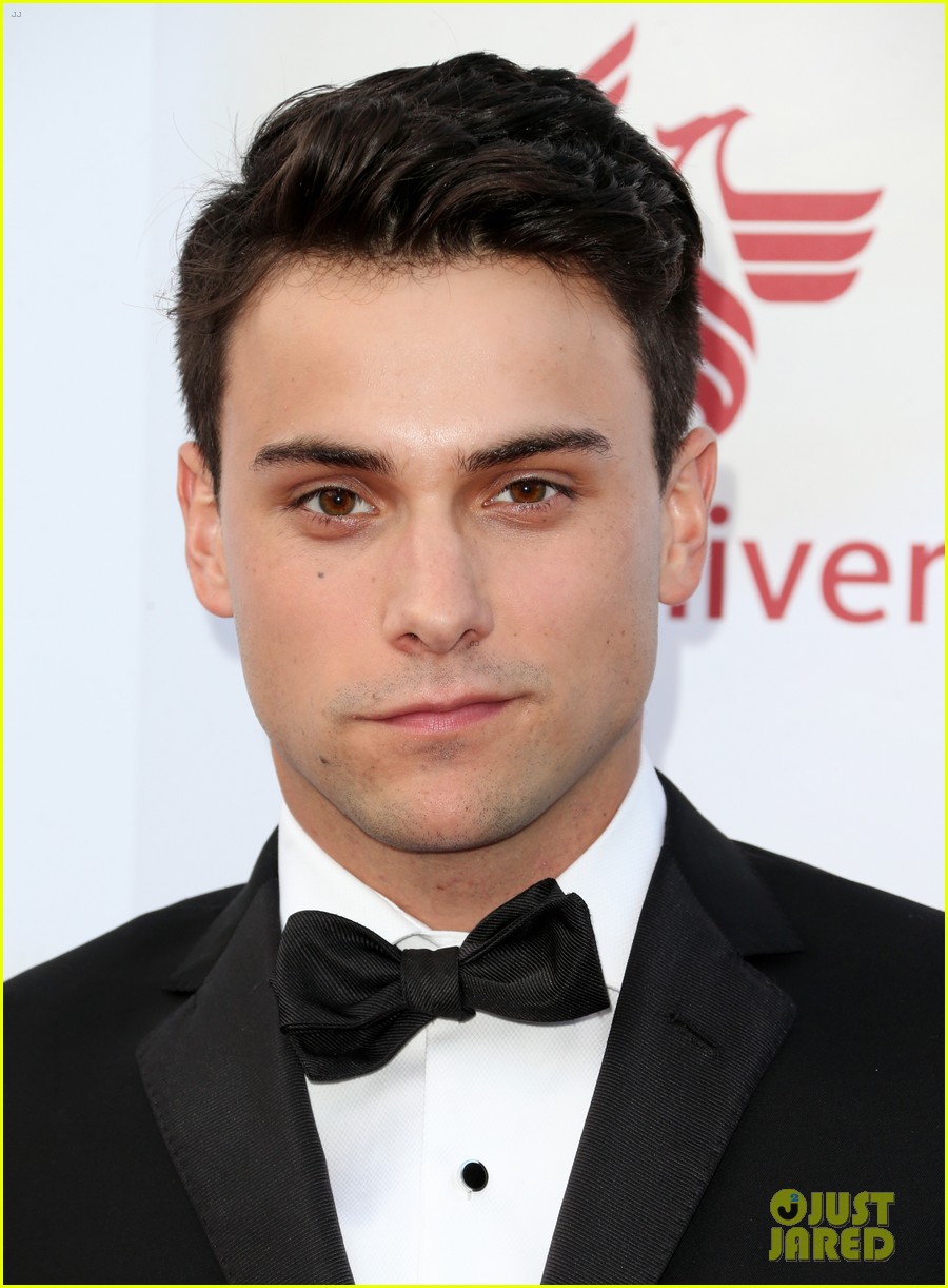 How to Get Away With Murder' Wins at NAACP Image Awards!: Photo 3297943 |  2015 NAACP Image Awards, Aja Naomi King, Alfred Enoch, Billy Brown, Charlie  Weber, How To Get Away With, image size:900x1222