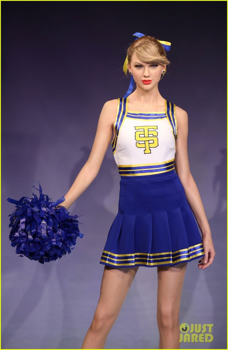 Taylor Swift's New Wax Figure Makes Its Debut - See It Here!: Photo