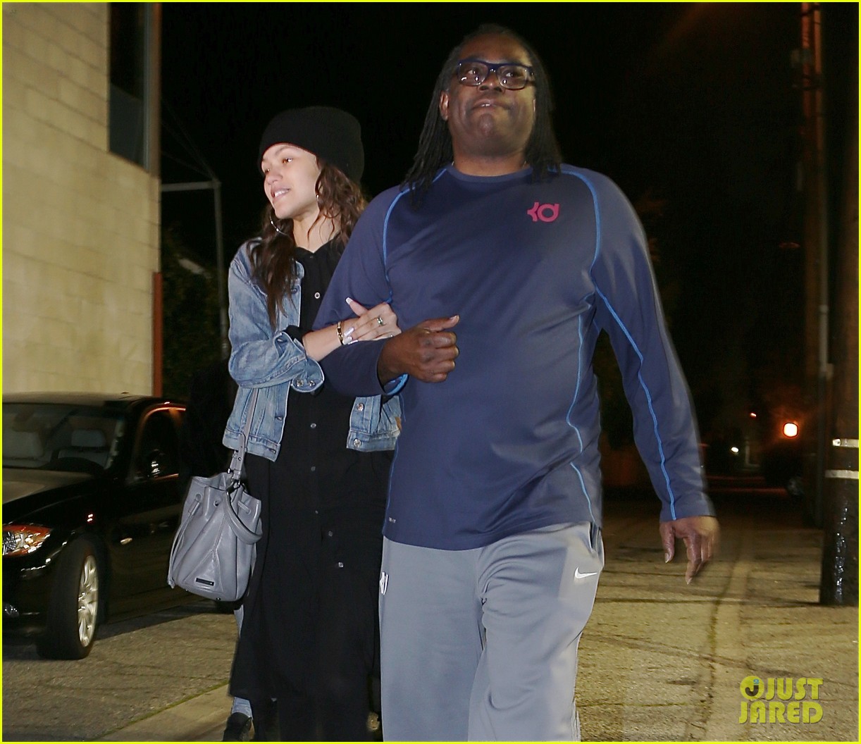 zendaya dinner with dad after dreadlocks controversy 043315621