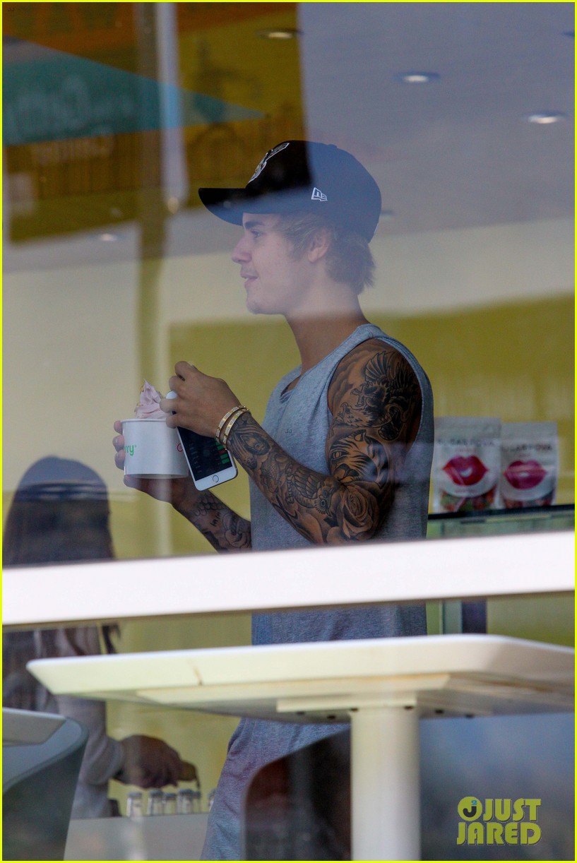justin bieber debuts adorable new puppy esther 08