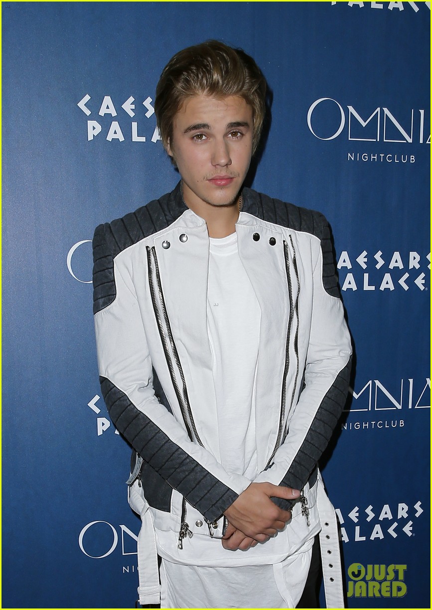 Justin Bieber Says 'Whatever' About Selena Gomez Roast Jokes Photo