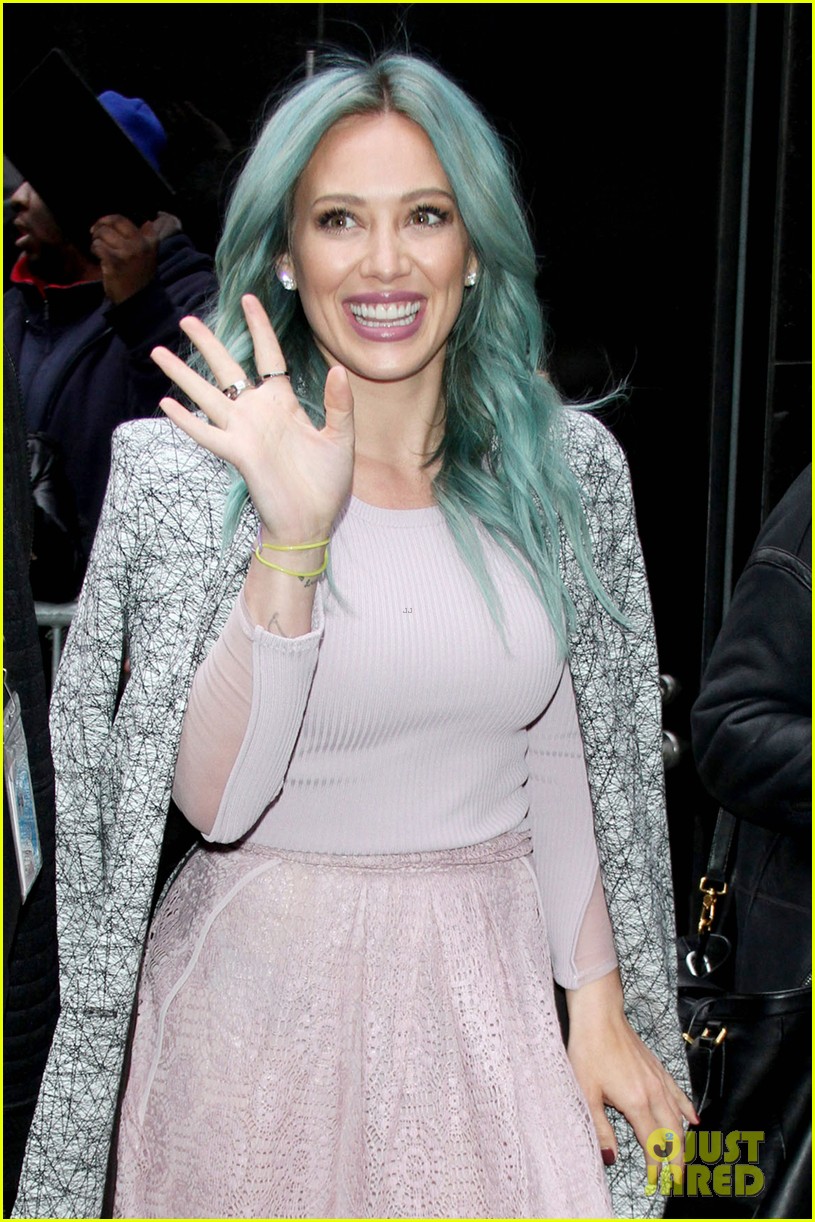 hilary duff promotes younger on gma talks dying her turquoise blue 013336911