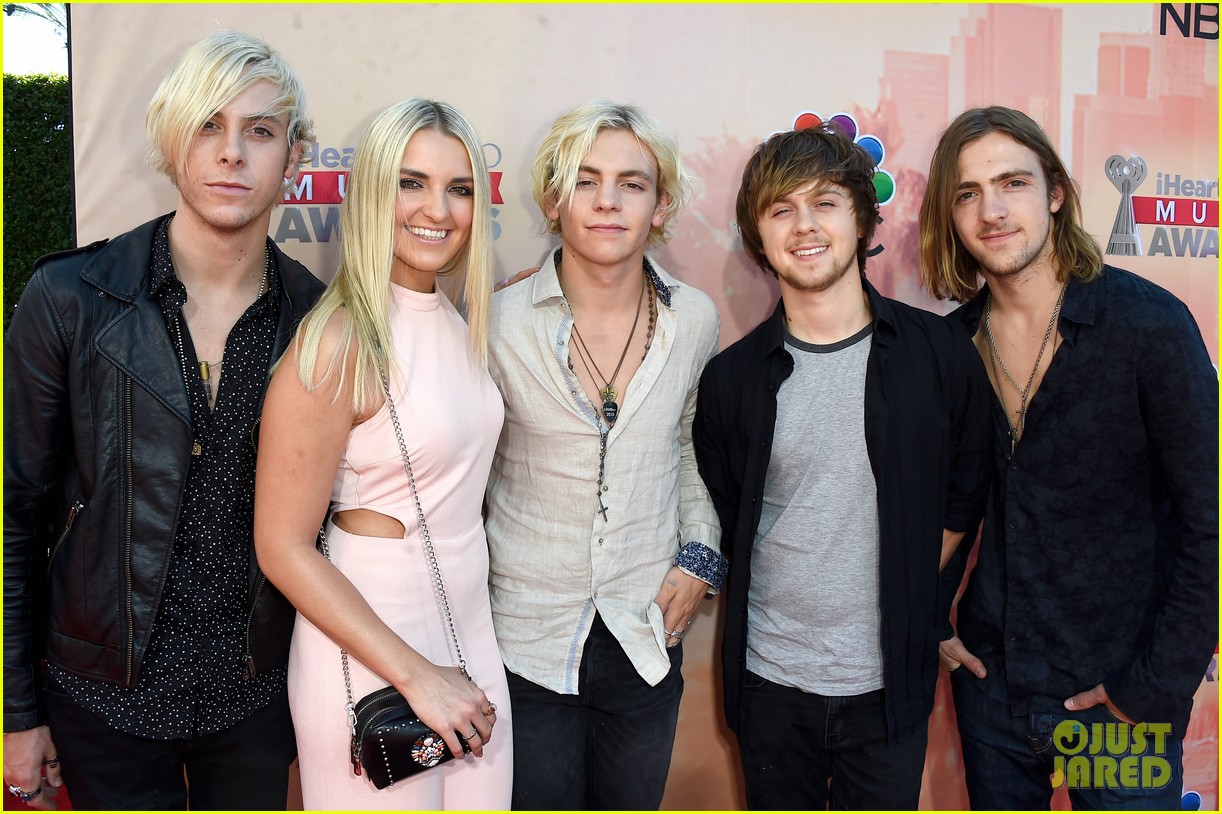 R 5 powered. Группа r5. Группа r5. R 5 powered. R 5 powered.