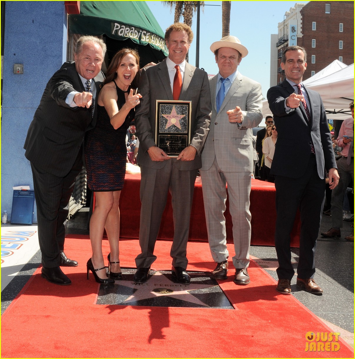 will ferrell gets honored with star on the hollywood walk 073333151