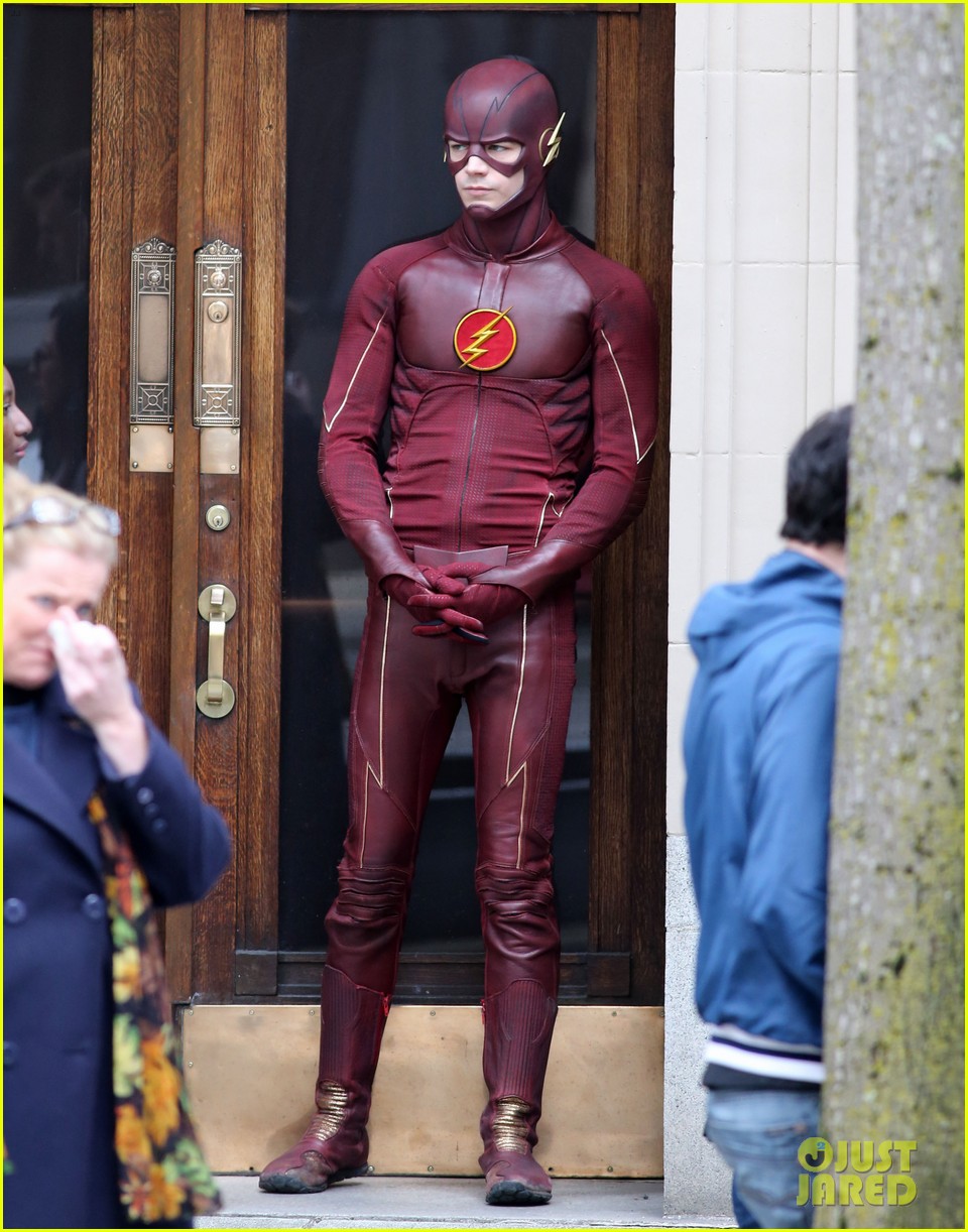 grant gustin gives out bunny ears on the flash set 03