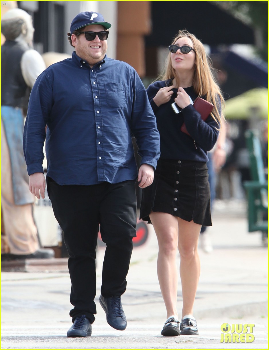 jonah hill goes shopping with girlfriend in hollywood 103331821