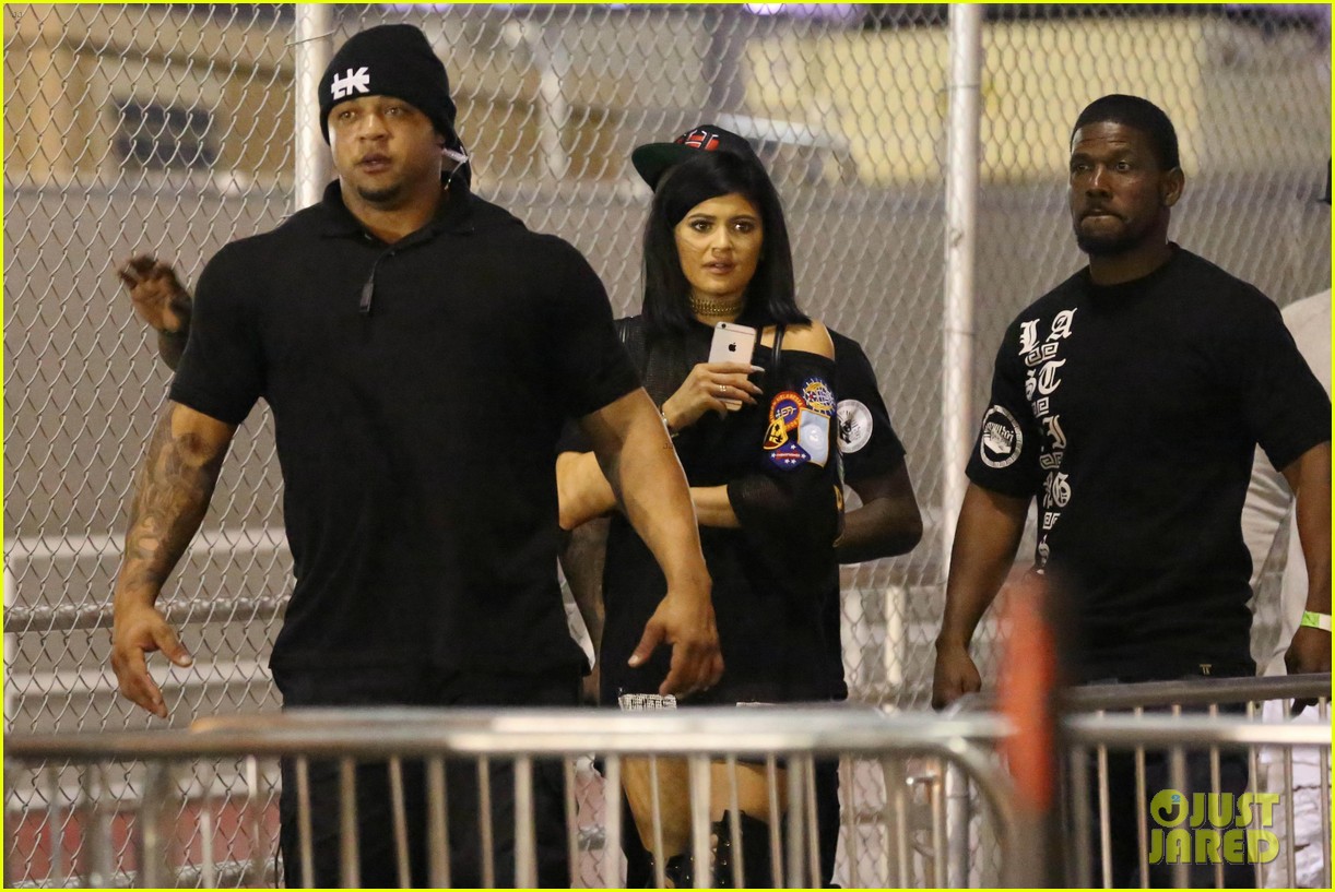 kylie jenner khloe kardashian double date at tygas concert 213321810