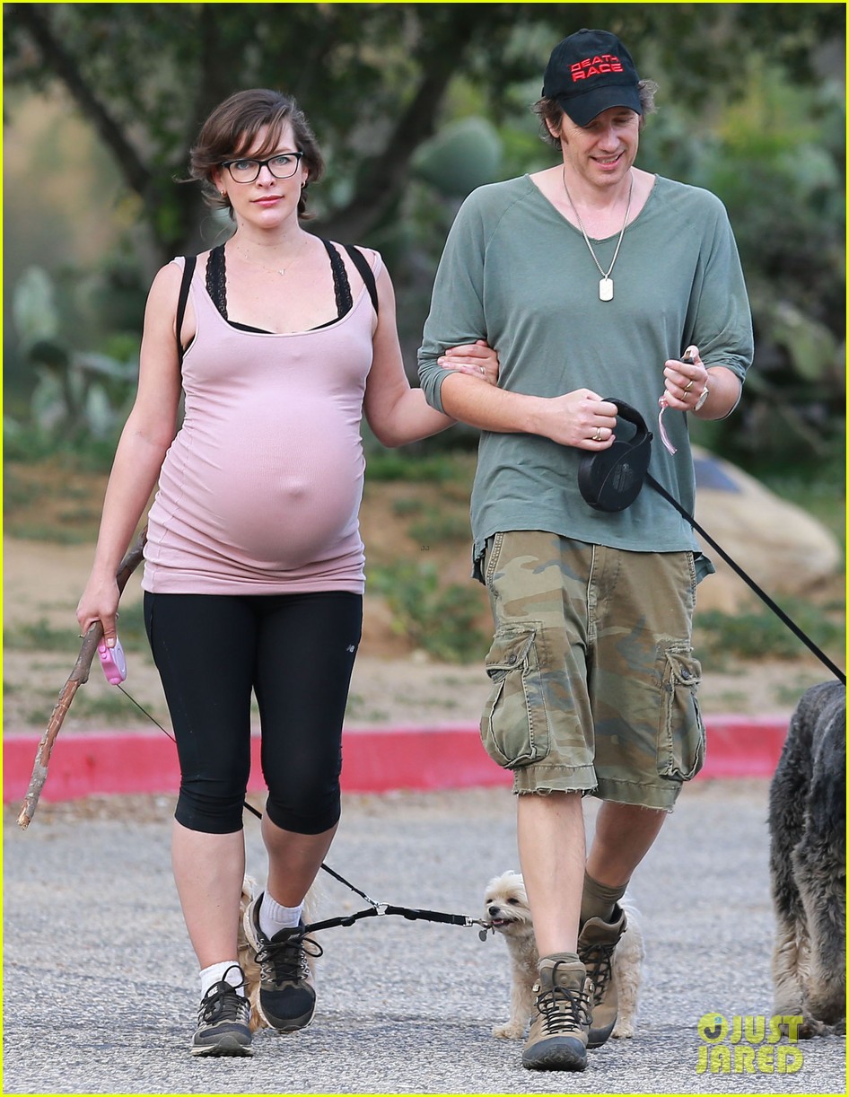Pregnant Milla Jovovich Continues Her Hiking Adventures with Hubby Paul  W.S. Anderson!: Photo 3328649 | Milla Jovovich, Paul W. S. Anderson,  Pregnant Celebrities Photos | Just Jared: Entertainment News
