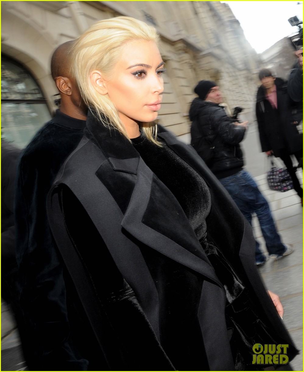 kim kardashian debuts blonde hair 02