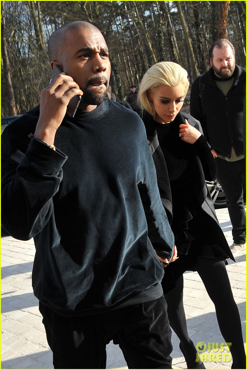kim kardashian debuts blonde hair 25