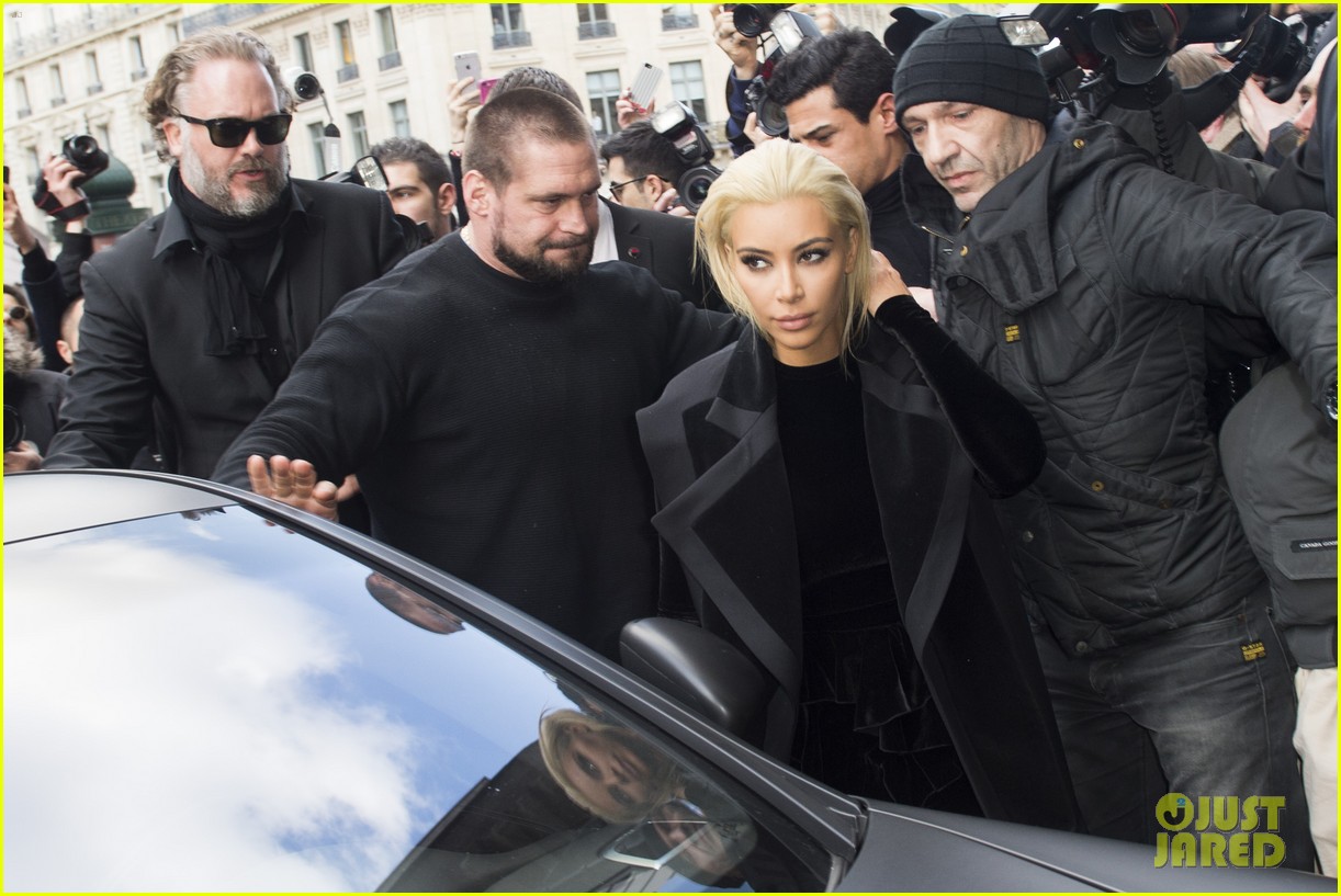 kim kardashian debuts blonde hair 383318900