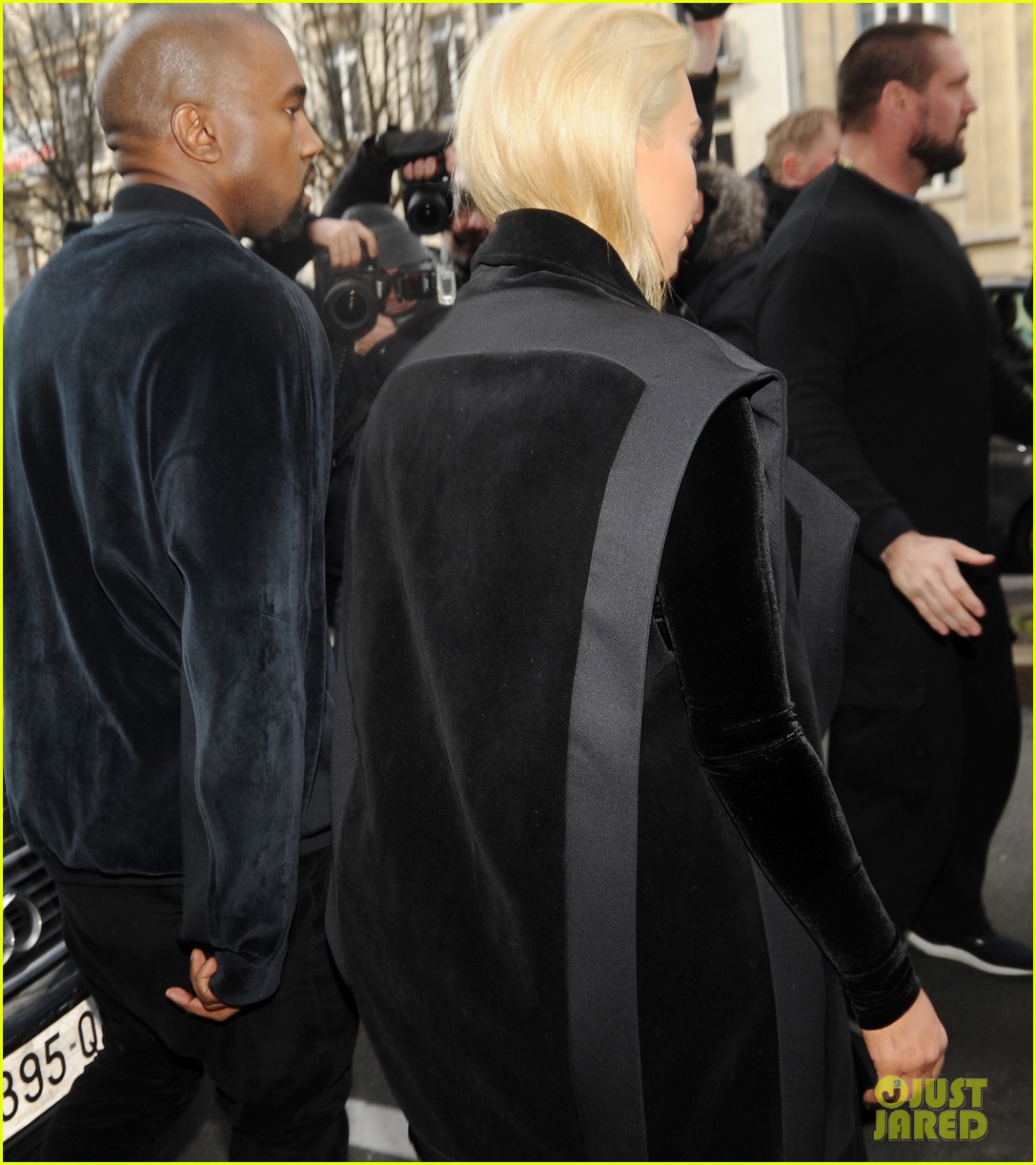 kim kardashian debuts blonde hair 493318911