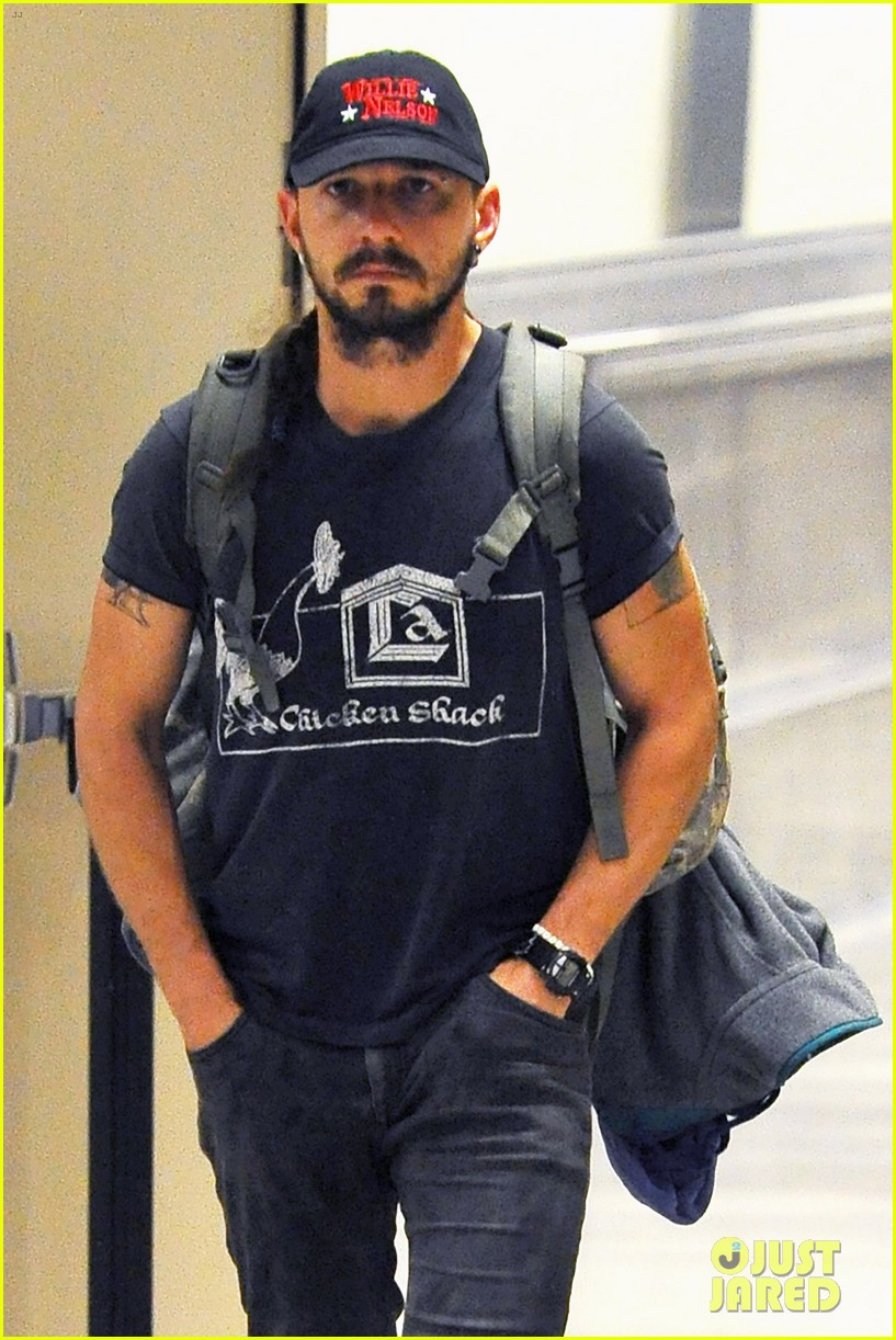 shia labeouf jets back to los angeles 023332823