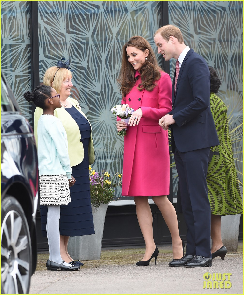 kate middleton makes final appearance with prince william before giving birth 093334415