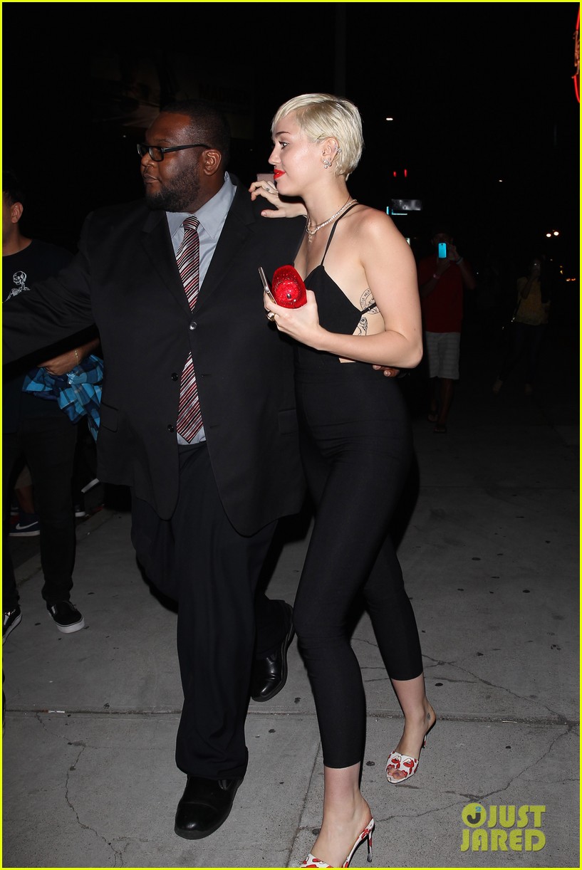miley cyrus steps out after patrick schwarzenegger photos emerge 19
