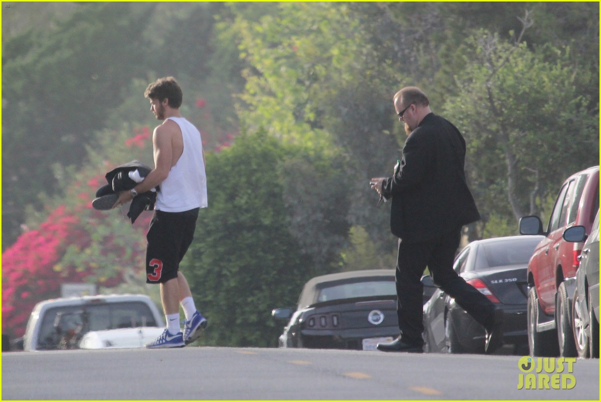 patrick schwarzenegger hits gym after dinner with miley cyrus 18