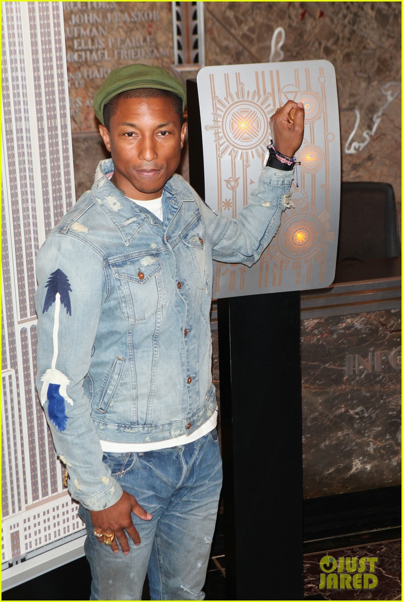 pharrell williams lights up empire state building 053330617