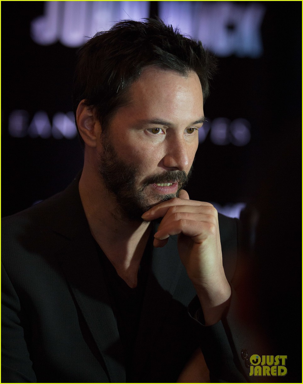 keanu reeves will star in the bad batch with jim carrey jason momoa 14