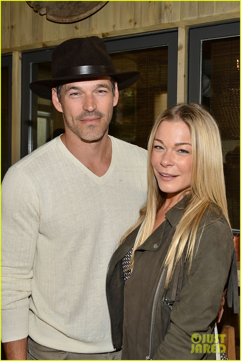 leann rimes hubby eddie cibrian have chartiable afternoon at project angel 203331646