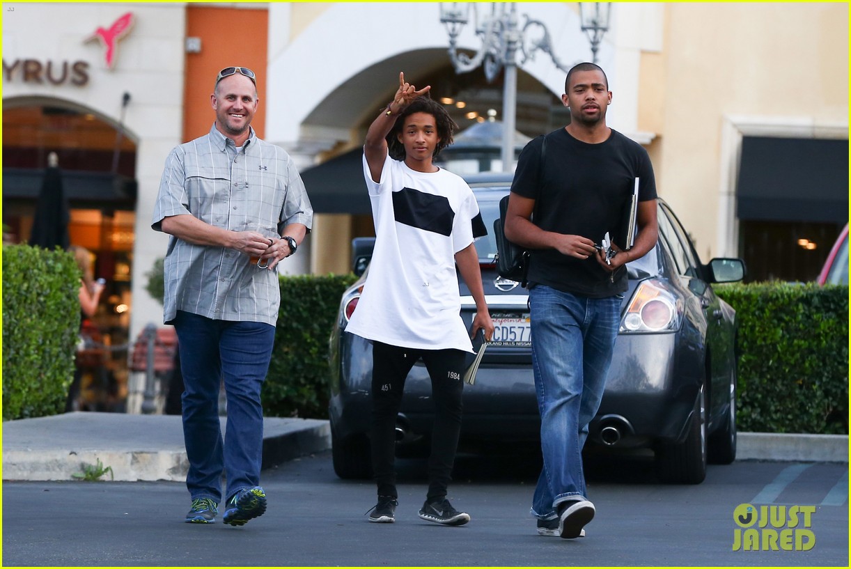 jaden smith waiting for text from odeya rush 153328788