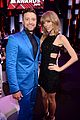 justin timberlake taylor swift sit together at iheartradio music awards 2015 06