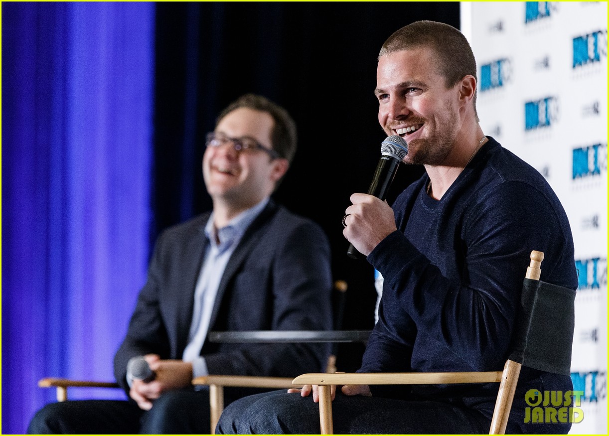 stephen amell olicity arrow affection 10