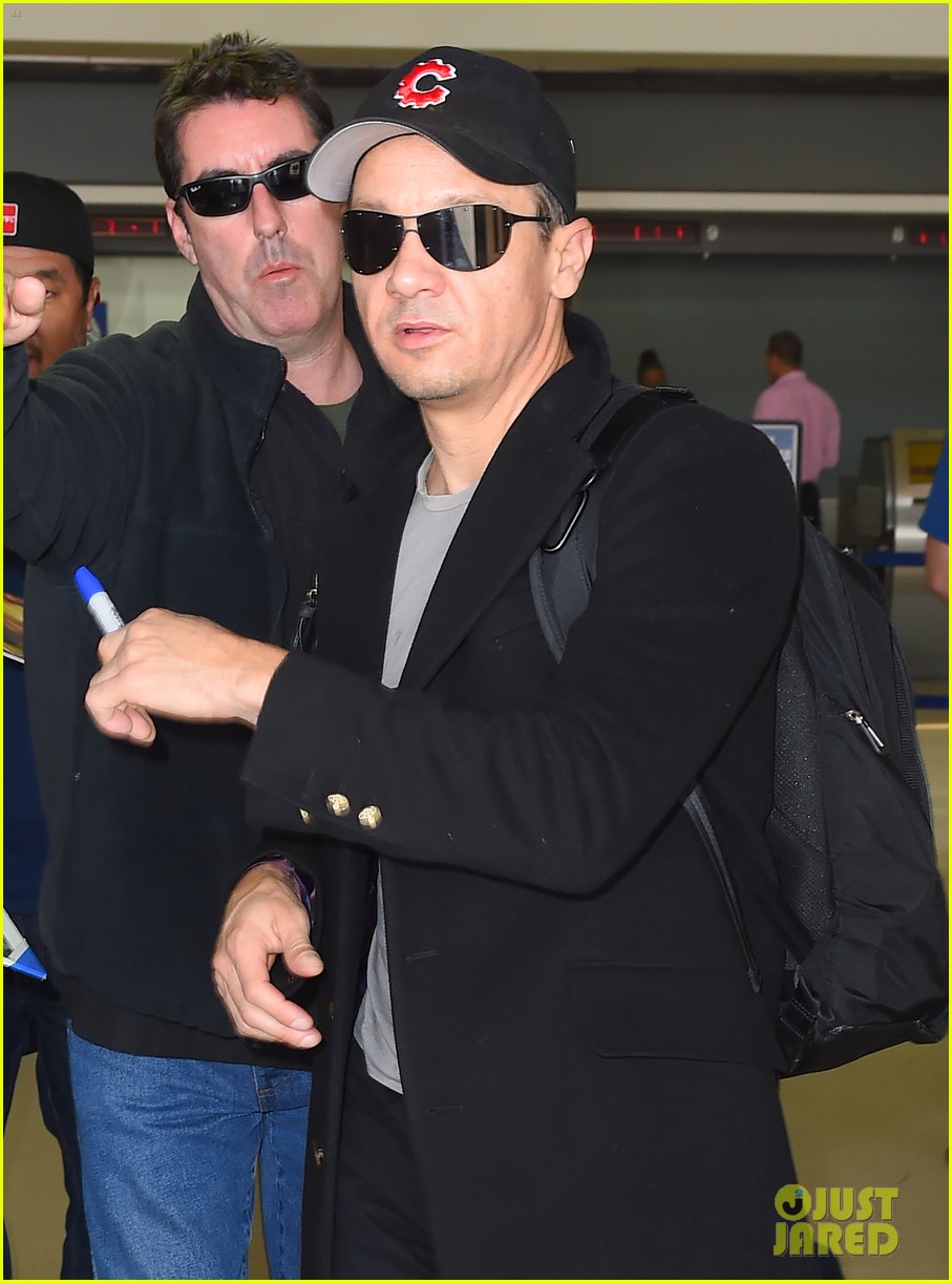 'Avengers' Cast Identify Their CoStars By Their Bare Biceps Watch(00)