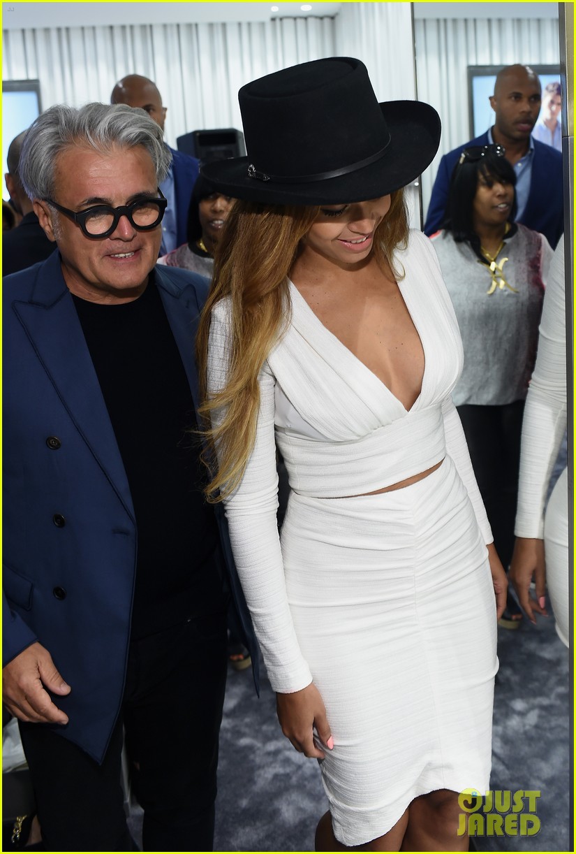 beyonce shops with giuseppe zanotti himself at store opening 203347439