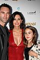 courteney cox brings daugther coco to just before i go premiere 08