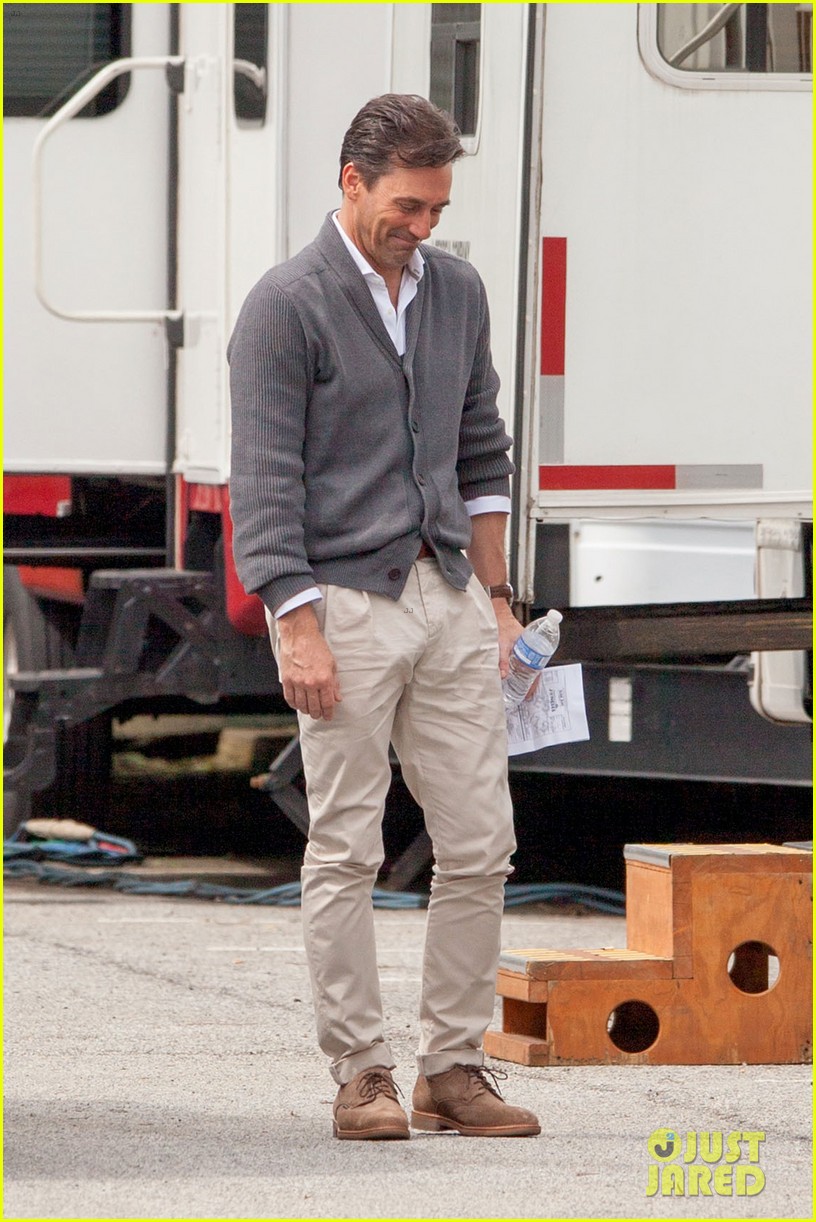 jon hamm bulge gets our attention 133351964