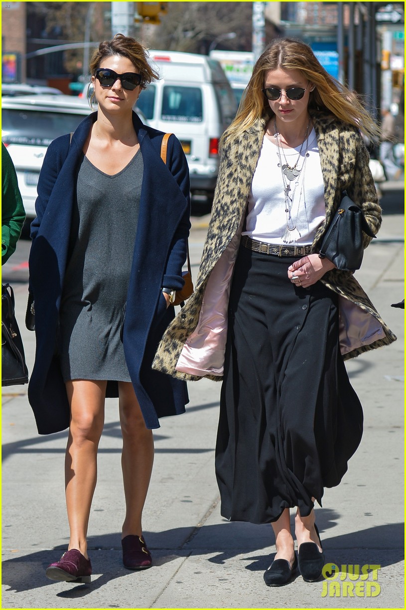amber heard looks fierce for lunch outing 313348896