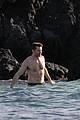 hugh jackman goes shirtless for hawaiian beach vacation 21