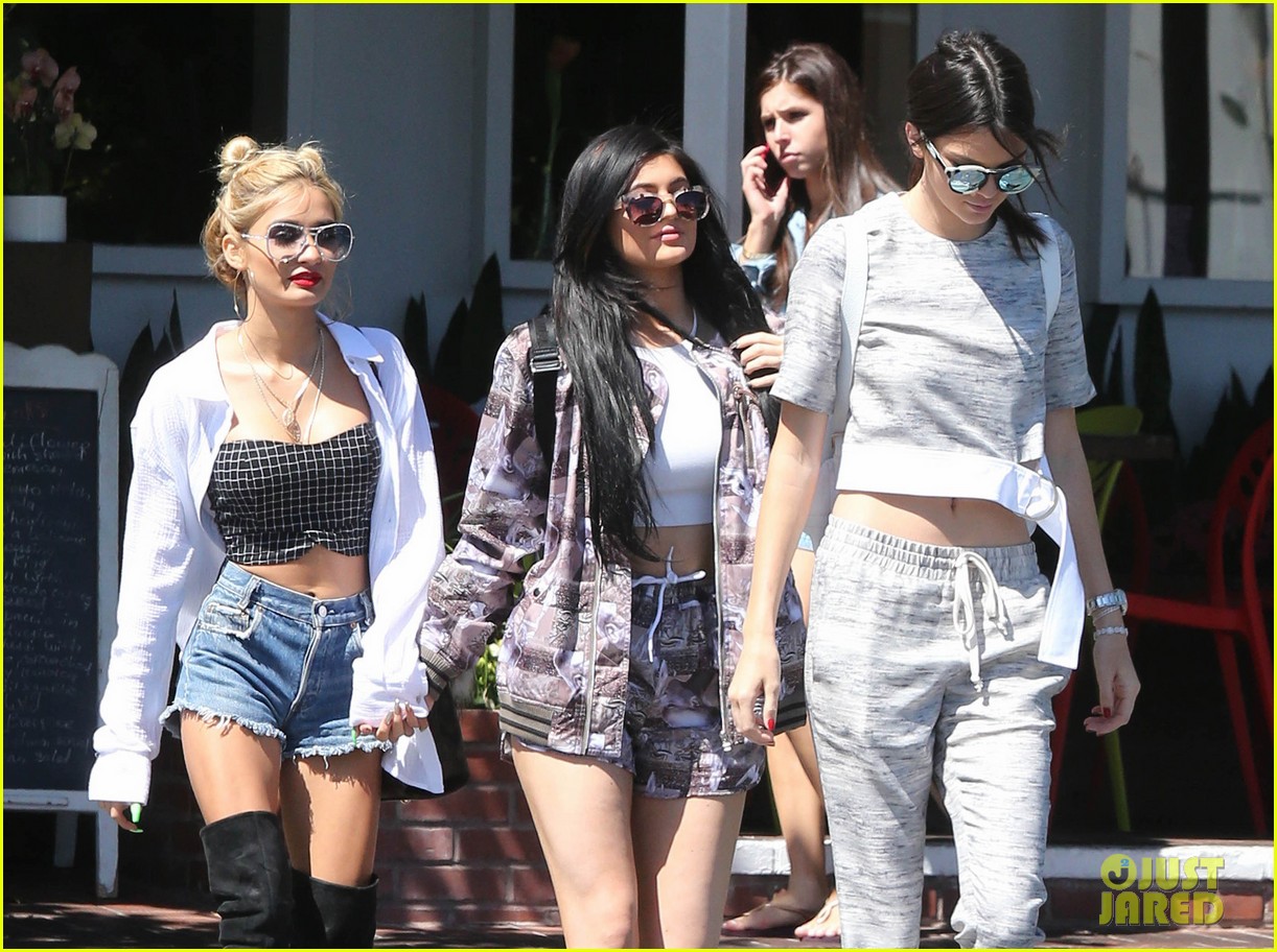kendall kylie jenner had sister time with pal pia mia 043357588