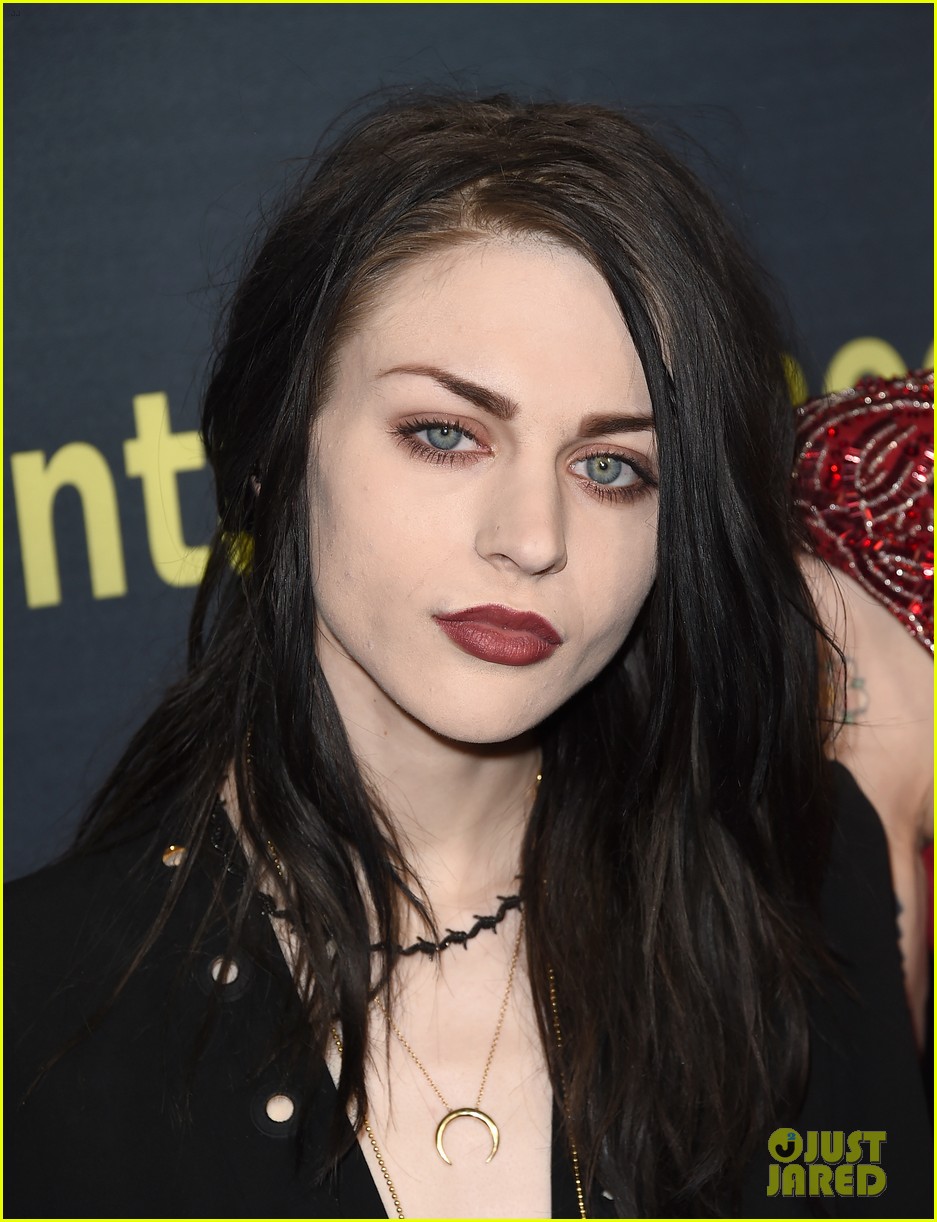 courtney love brings daughter frances bean cobain to kurt cobain montage of heck 063353102