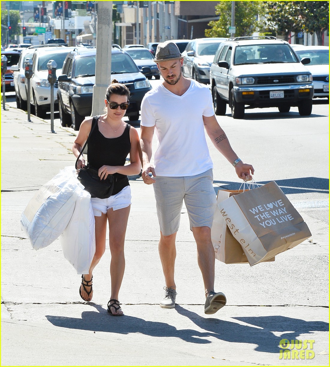 Lea Michele & Emma Roberts 'Really Hit It Off' on 'Scream Queens(02)