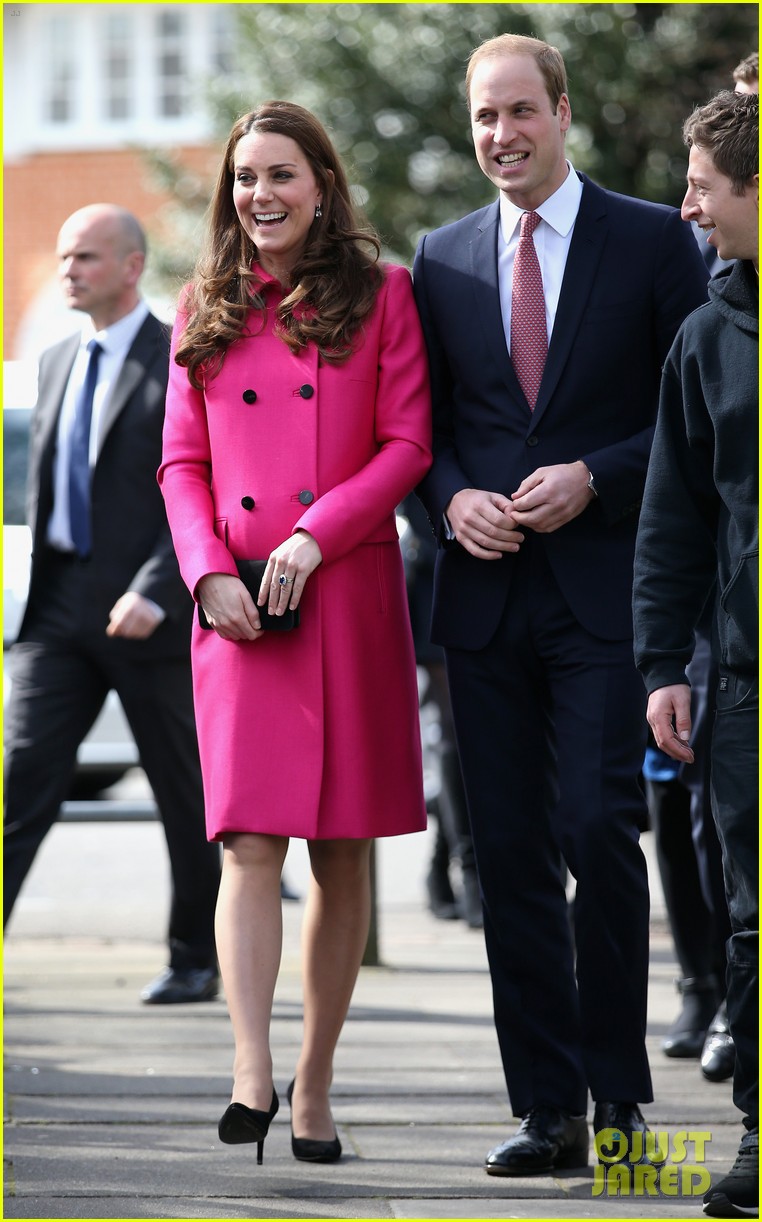 kate middleton is four days past her due date 013356580