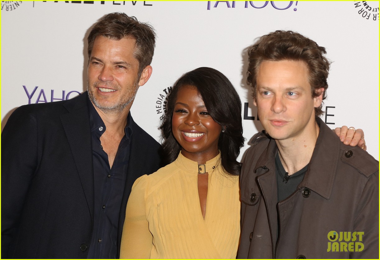 timothy olyphant celebrate series finale of justified with co stars 073343133