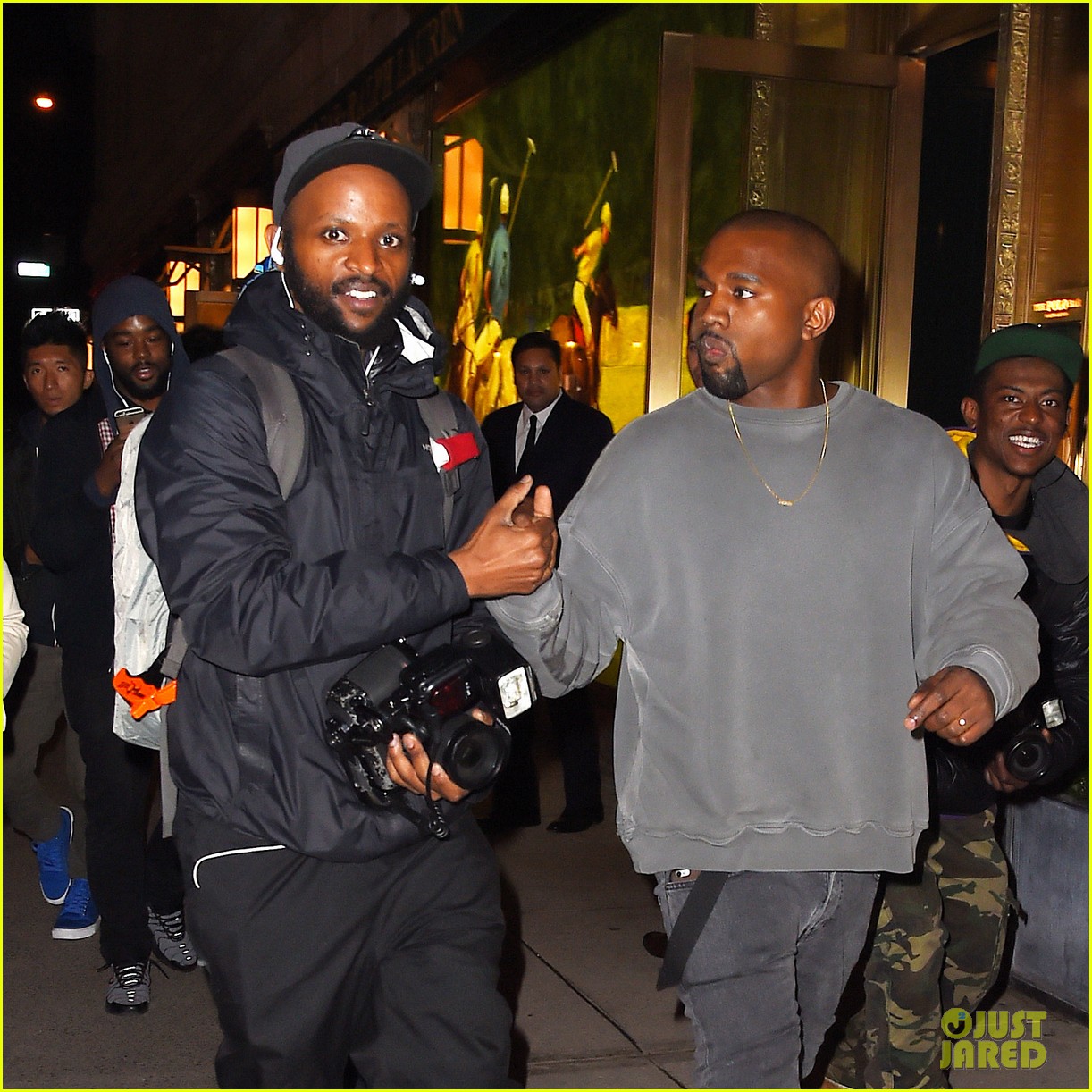 kanye west gets friendly with paparazzi on nyc night out 083353868
