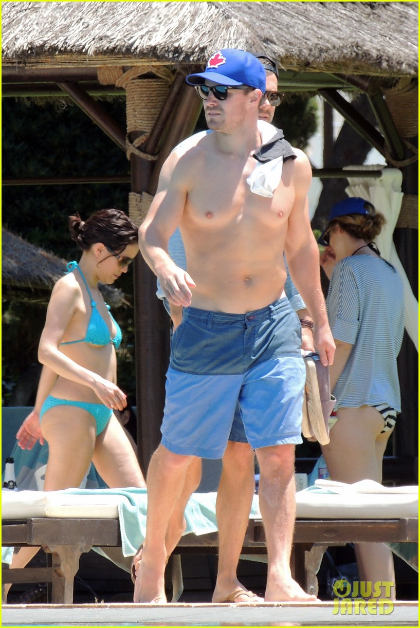 stephen amell goes shirtless on vacation in spain 013376128